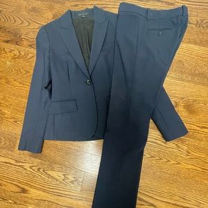 Classic Theory Suit Navy